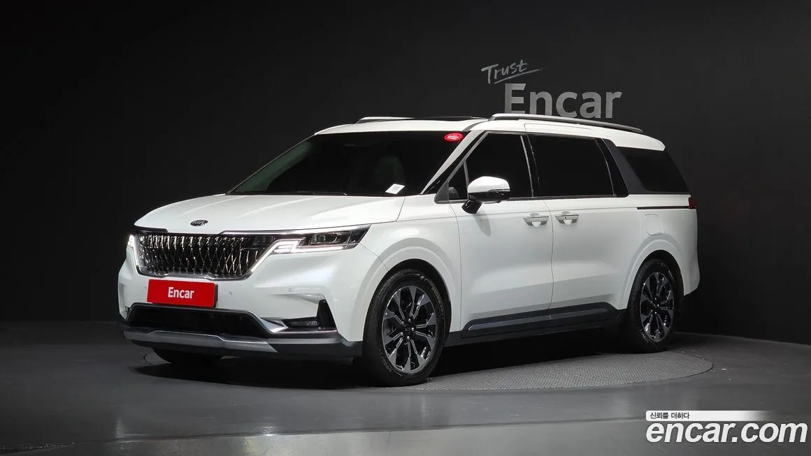 Kia Carnival — фото 1