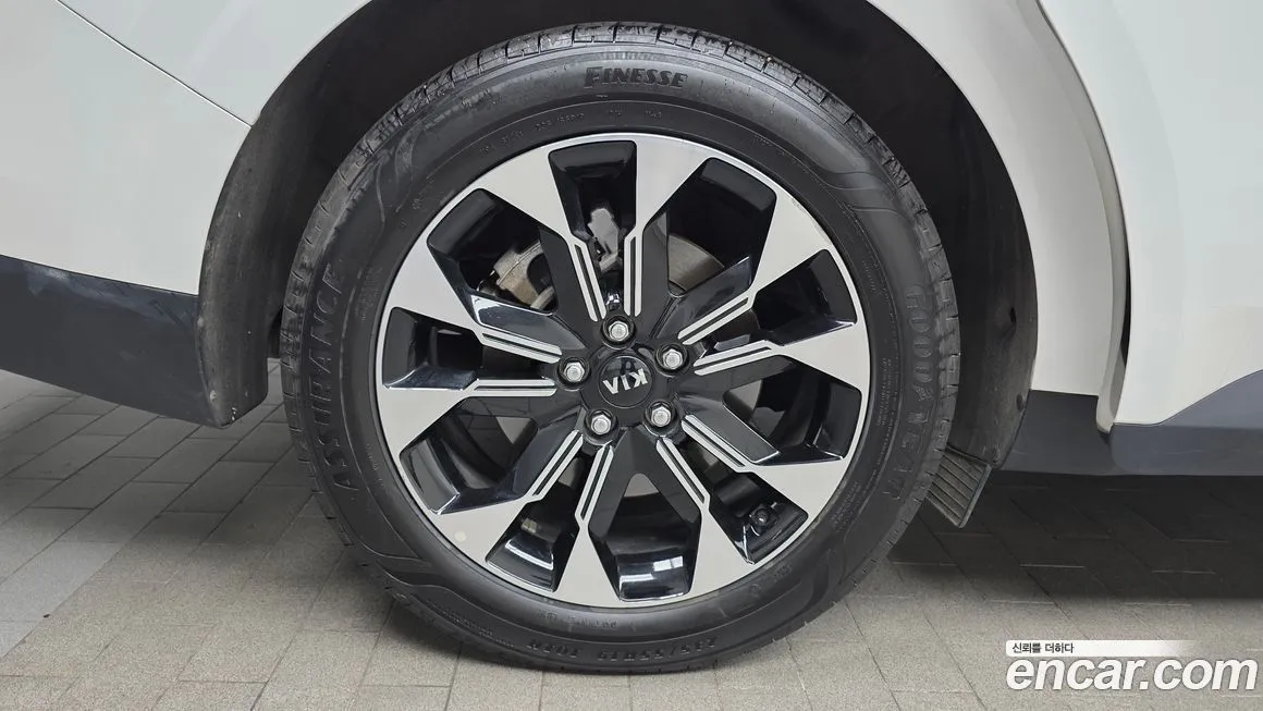 Kia Carnival — фото 10