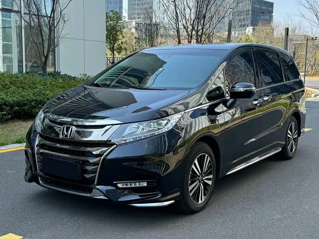 Honda Odyssey — фото 1