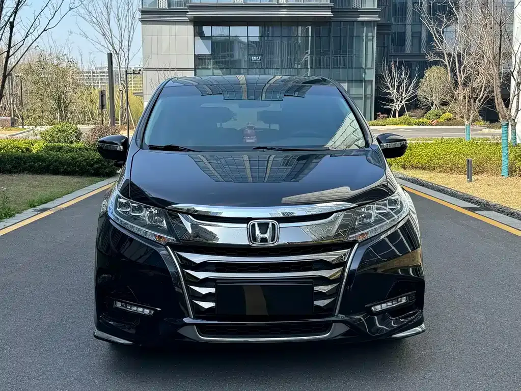 Honda Odyssey — фото 10