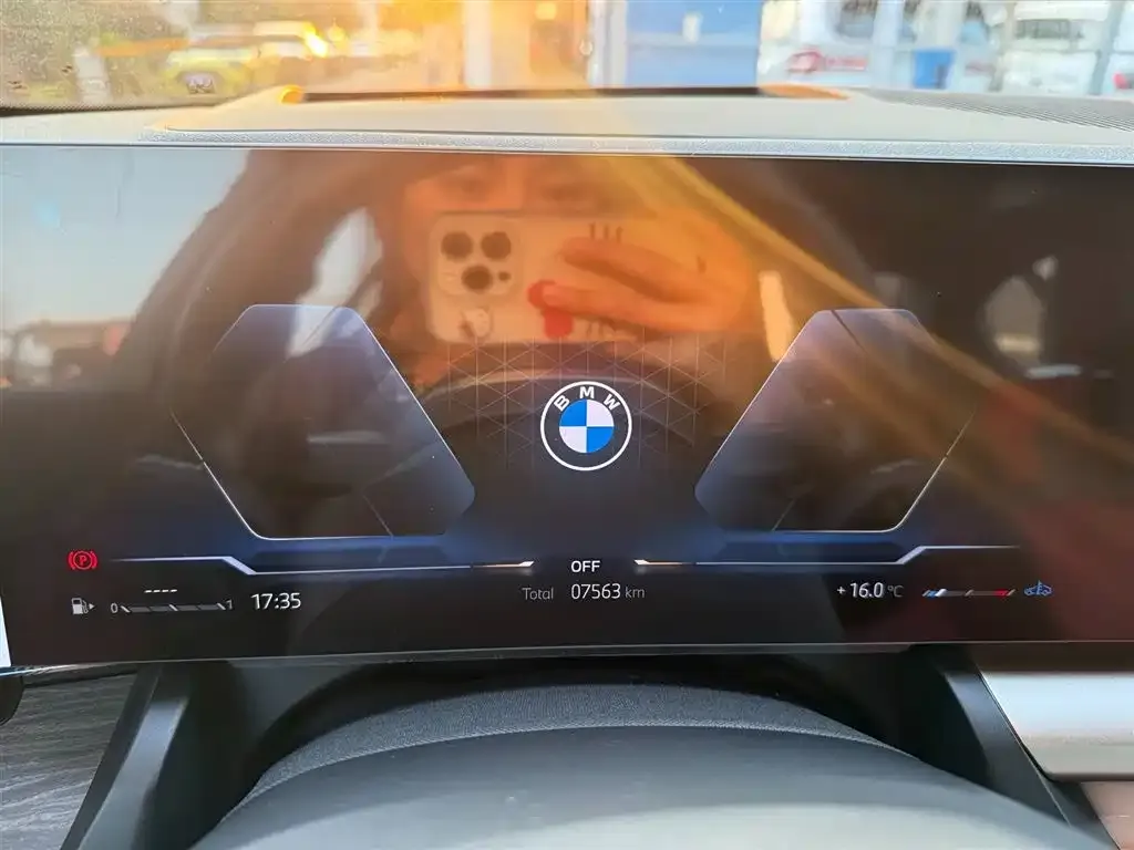 BMW 5 Series 2025 из CN, фото 2