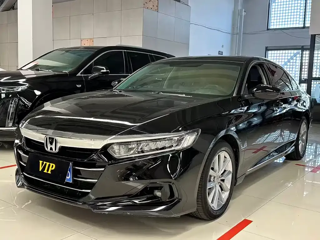 Honda Accord — фото 1