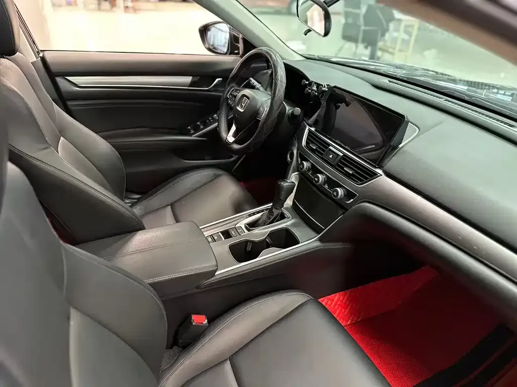 Honda Accord — фото 10
