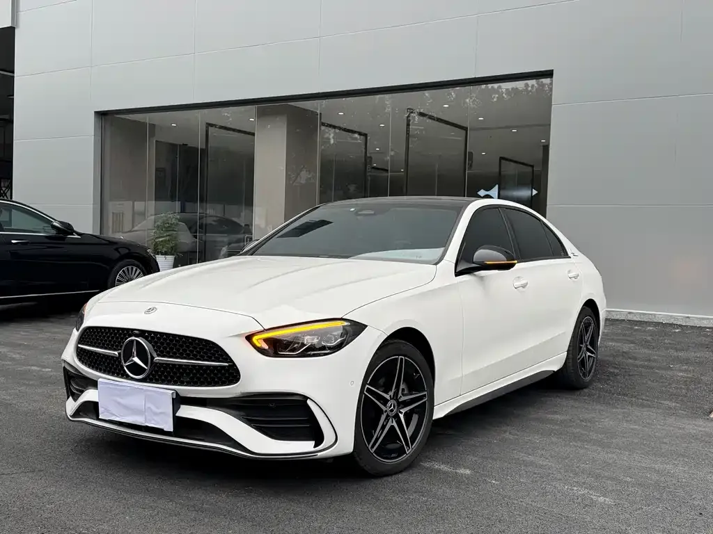 Mercedes-Benz C-Class — фото 1