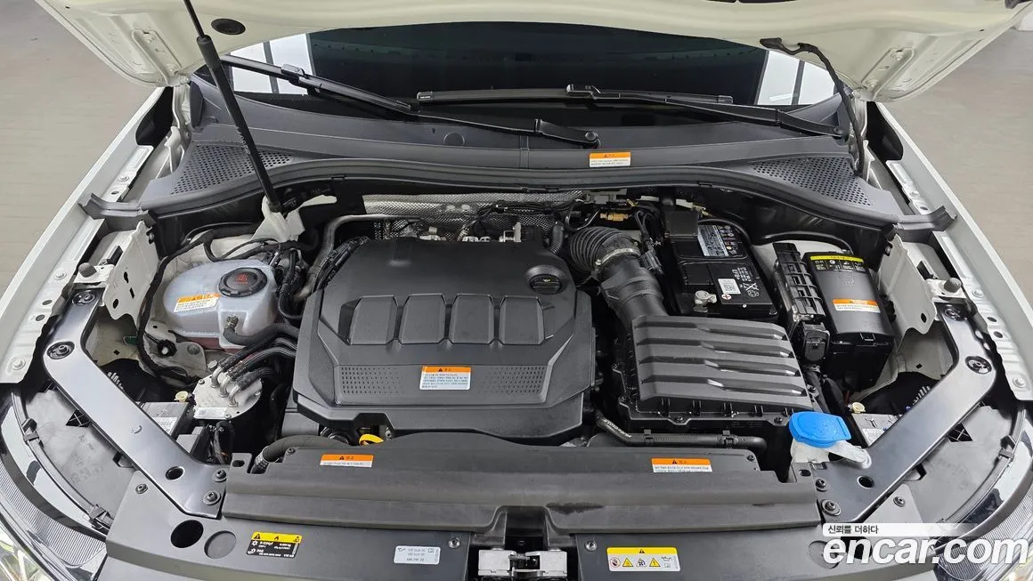 Volkswagen Tiguan — фото 8