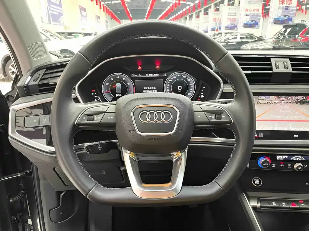 Audi Q3 — фото 5