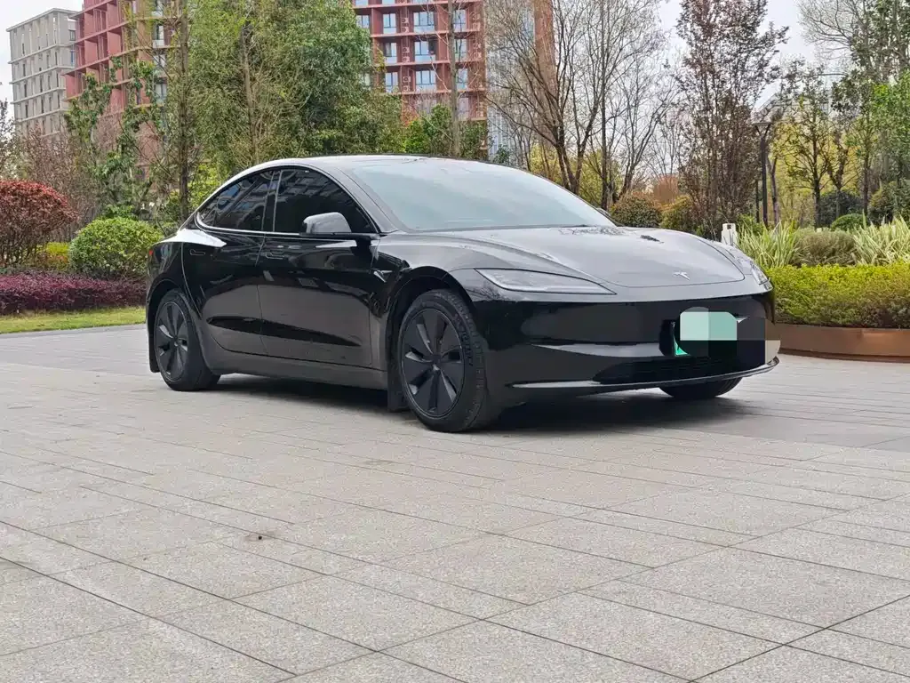 Tesla Model 3 — фото 10