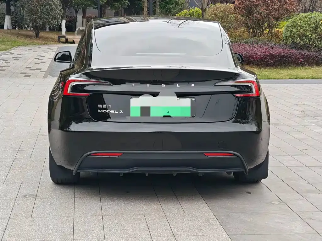Tesla Model 3 — фото 6