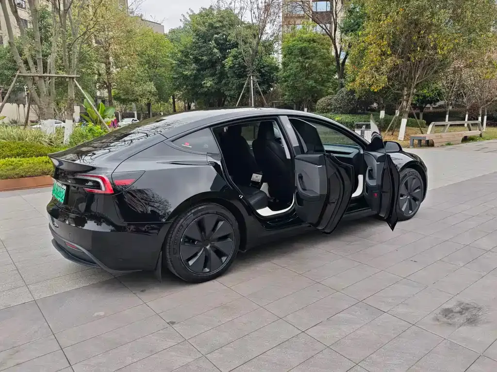 Tesla Model 3 — фото 5