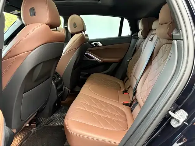 BMW X6 2023 из CN, фото 3