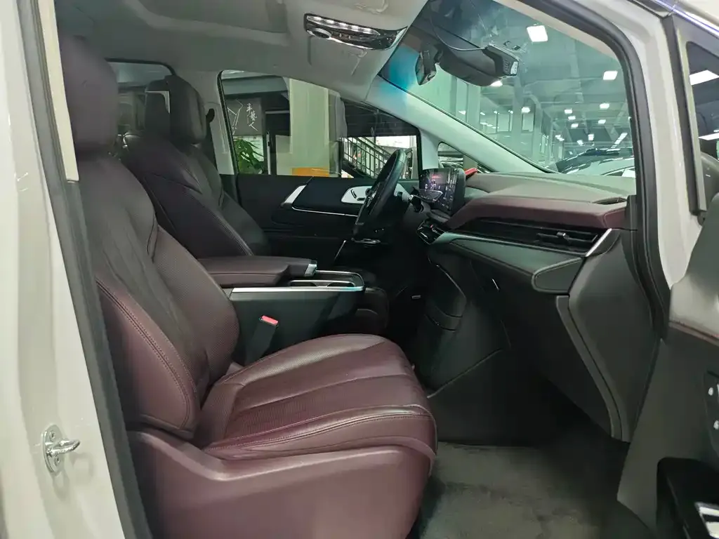 Buick Century 2023 из CN, фото 6