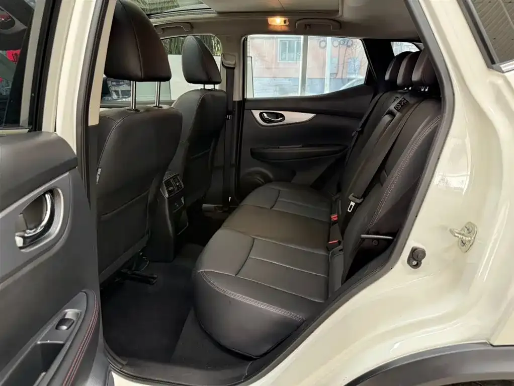Nissan Qashqai 2023 из CN, фото 2
