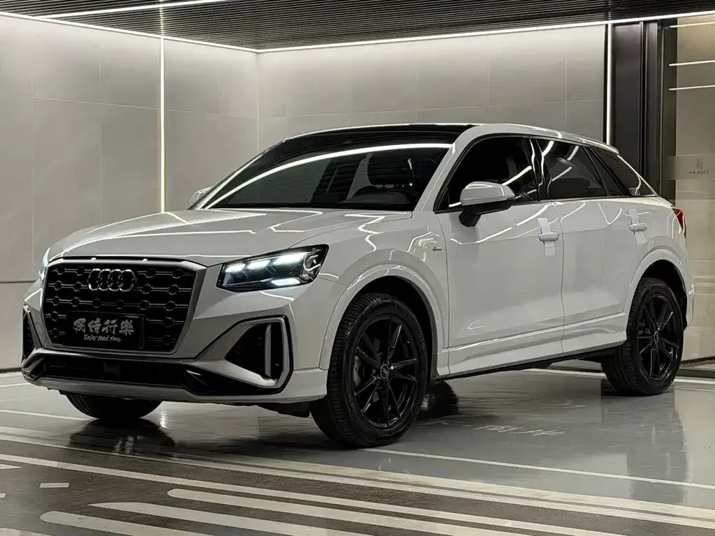 Audi Q2L 2023 из CN, фото 1
