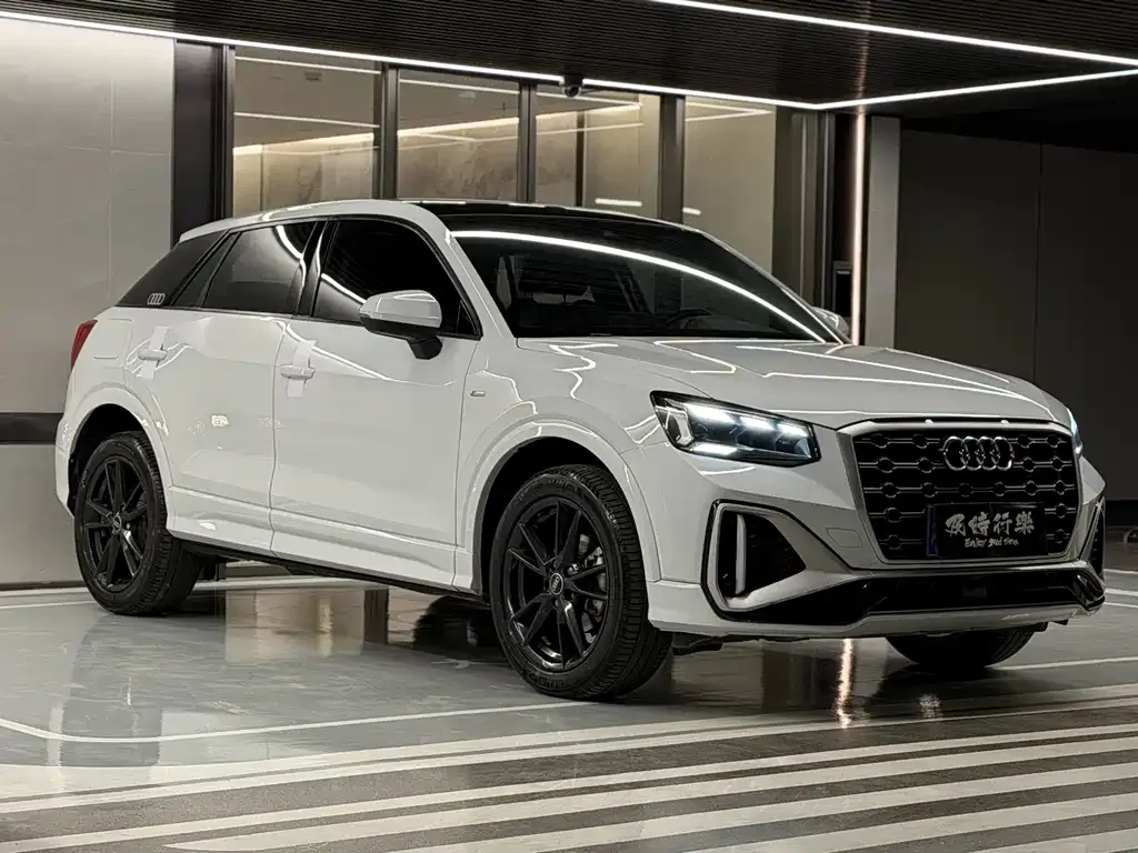 Audi Q2L 2023 из CN, фото 3