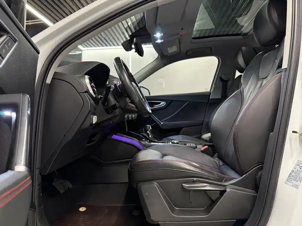 Audi Q2L 2023 из CN, фото 2