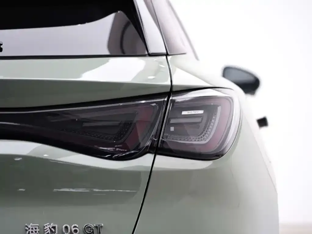 BYD Seal 06GT — фото 9