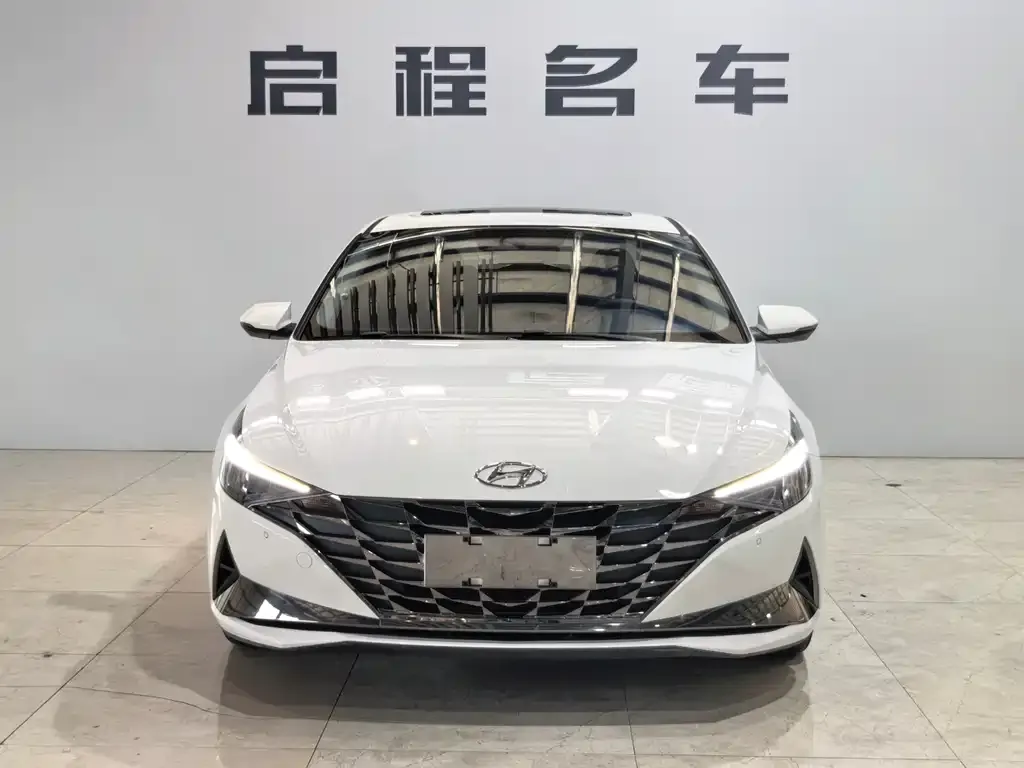 Hyundai Elantra — фото 4