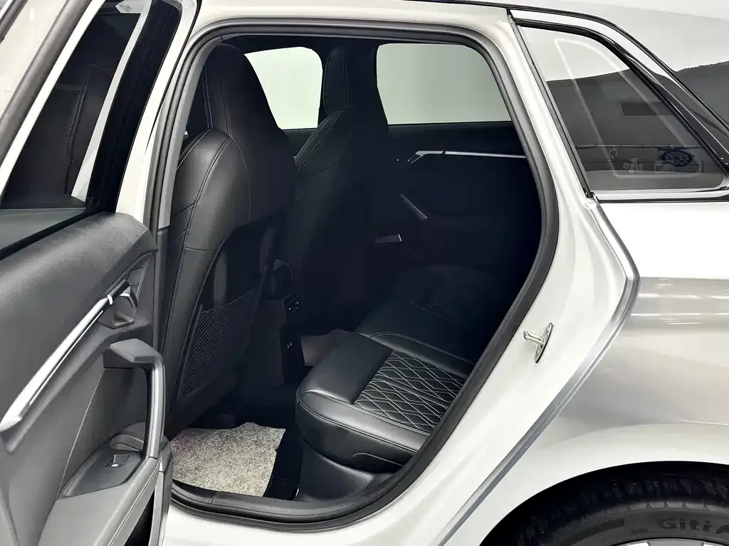 Audi A3 2024 из CN, фото 8
