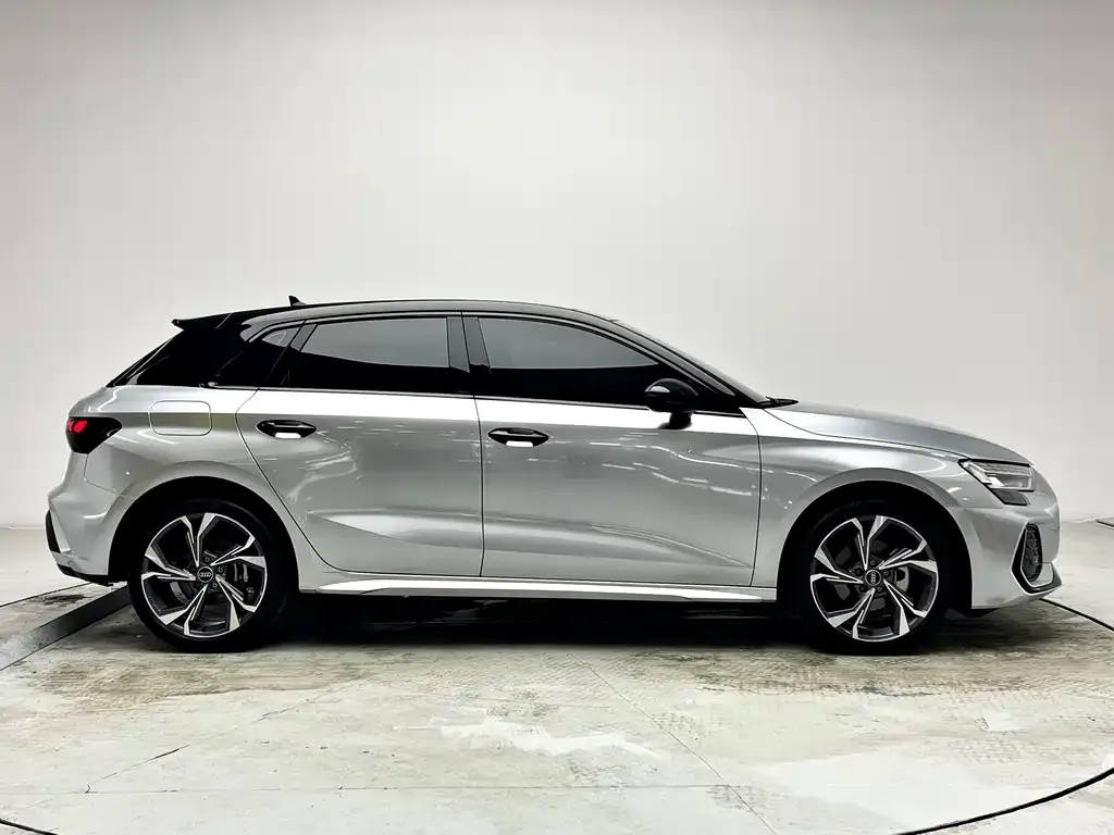 Audi A3 2024 из CN, фото 10