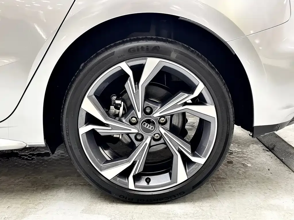Audi A3 2024 из CN, фото 6