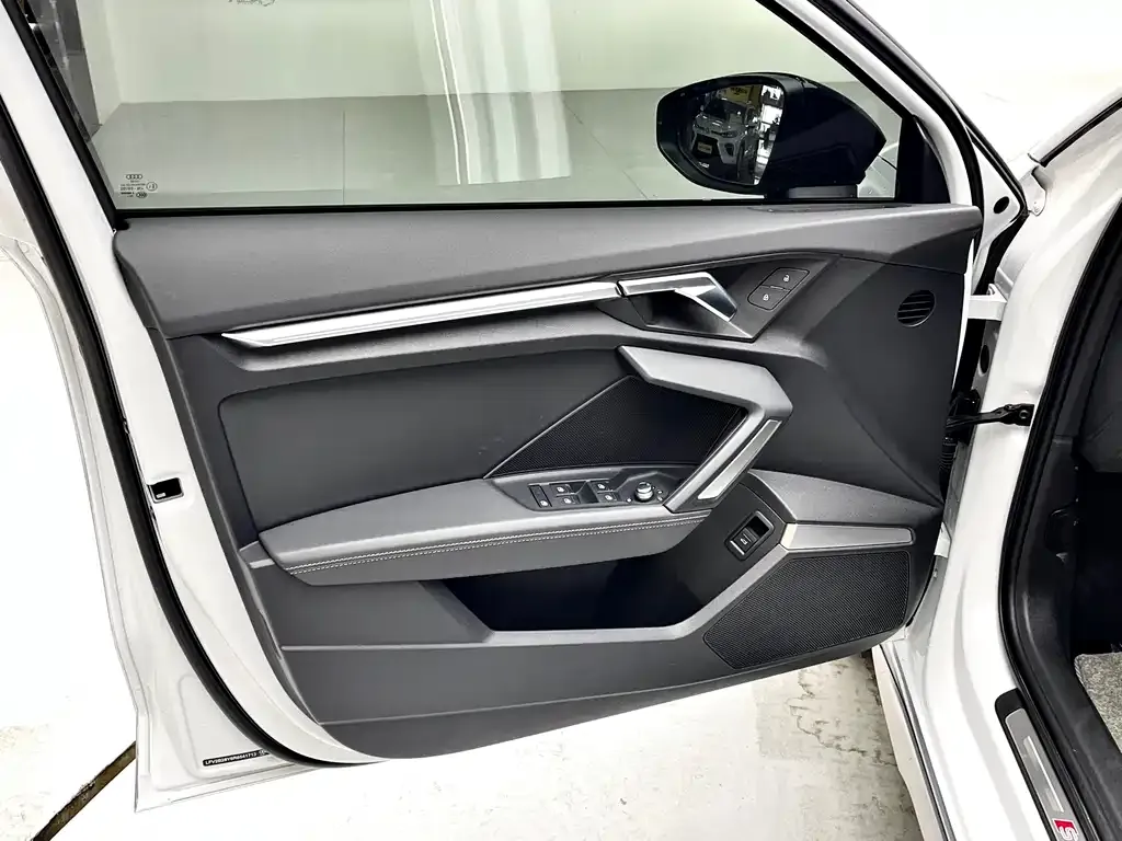 Audi A3 2024 из CN, фото 5