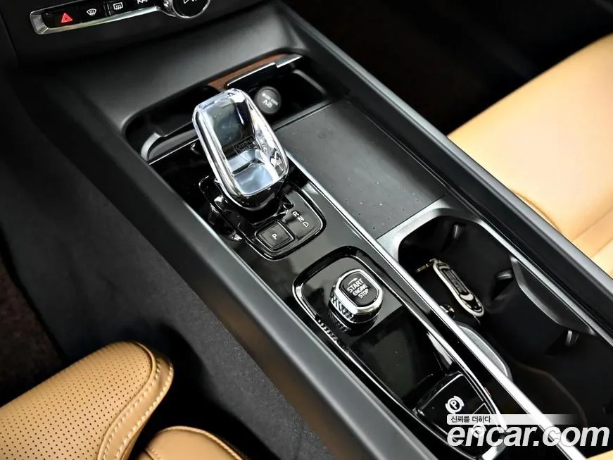 Volvo XC60 2025 из KR, фото 3