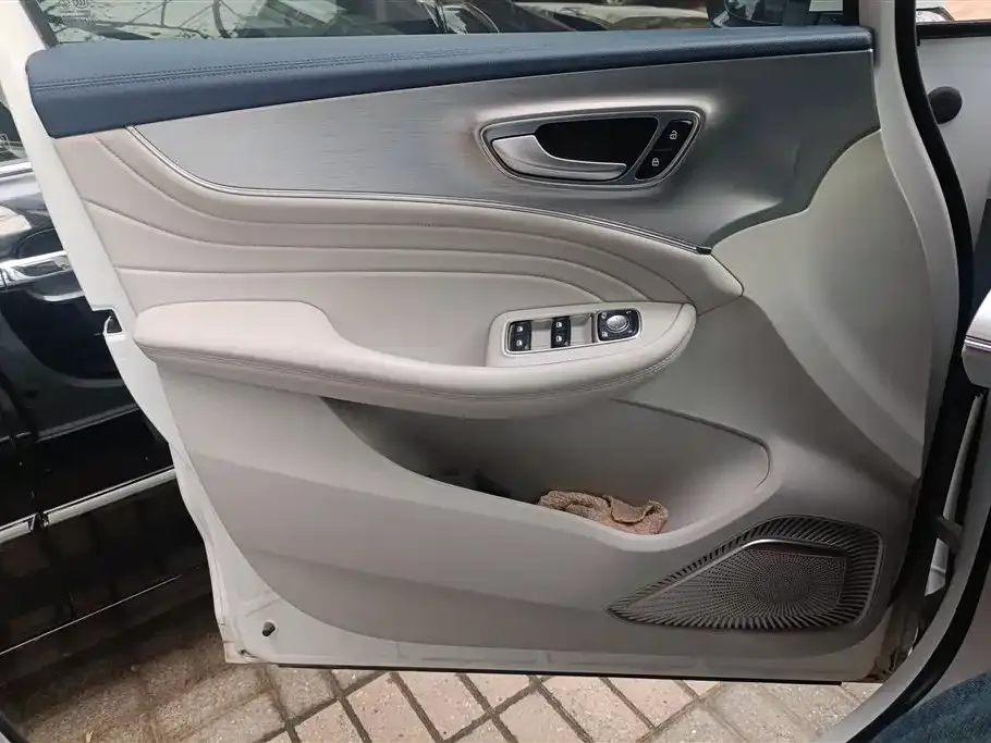 Roewe iMAX8 2022 из CN, фото 6