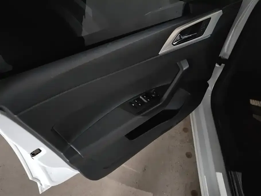Volkswagen Polo 2023 из CN, фото 2