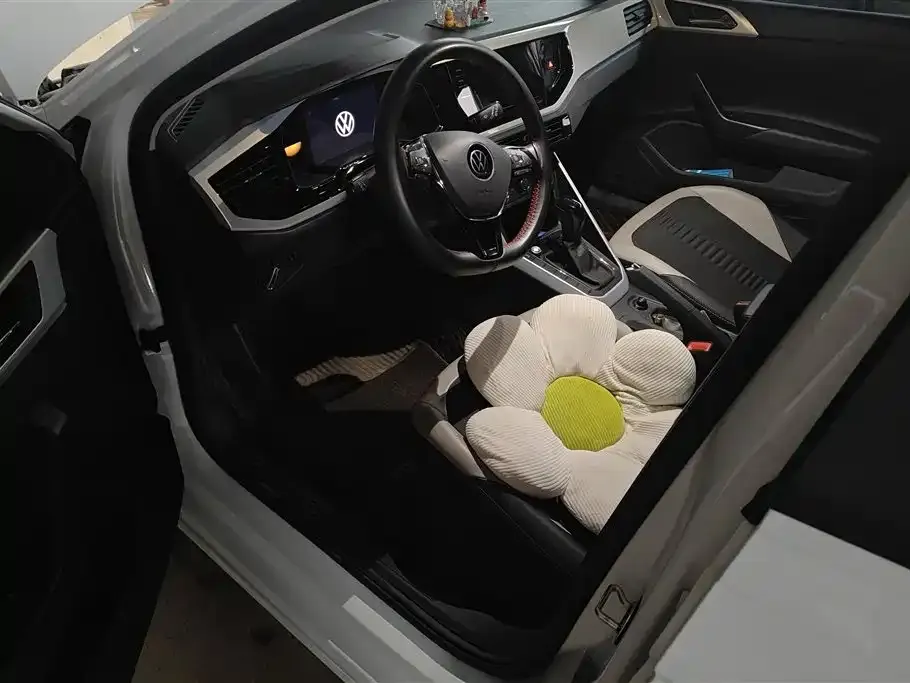 Volkswagen Polo 2023 из CN, фото 4