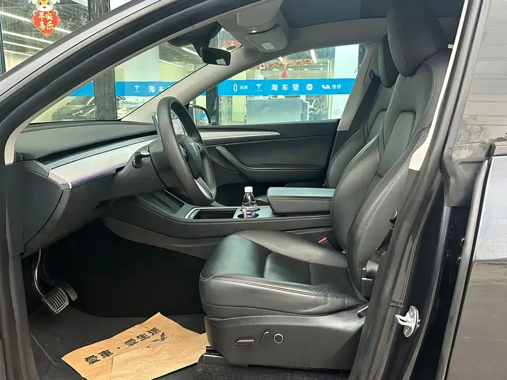 Tesla Model Y 2024 из CN, фото 2