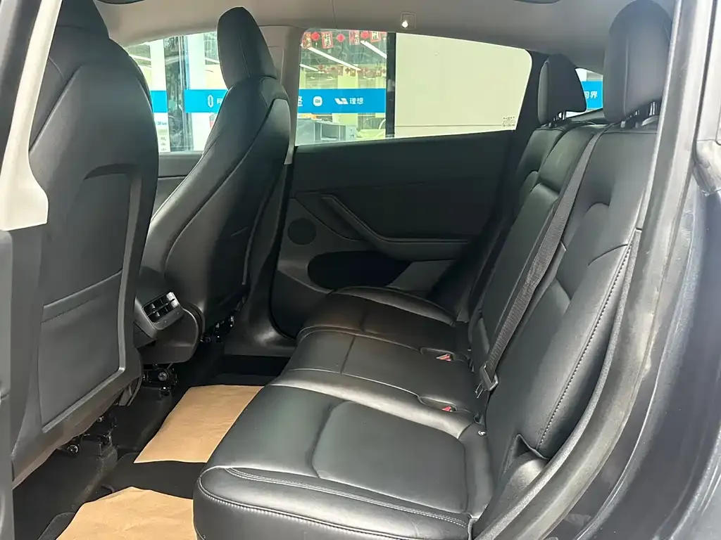 Tesla Model Y 2024 из CN, фото 10