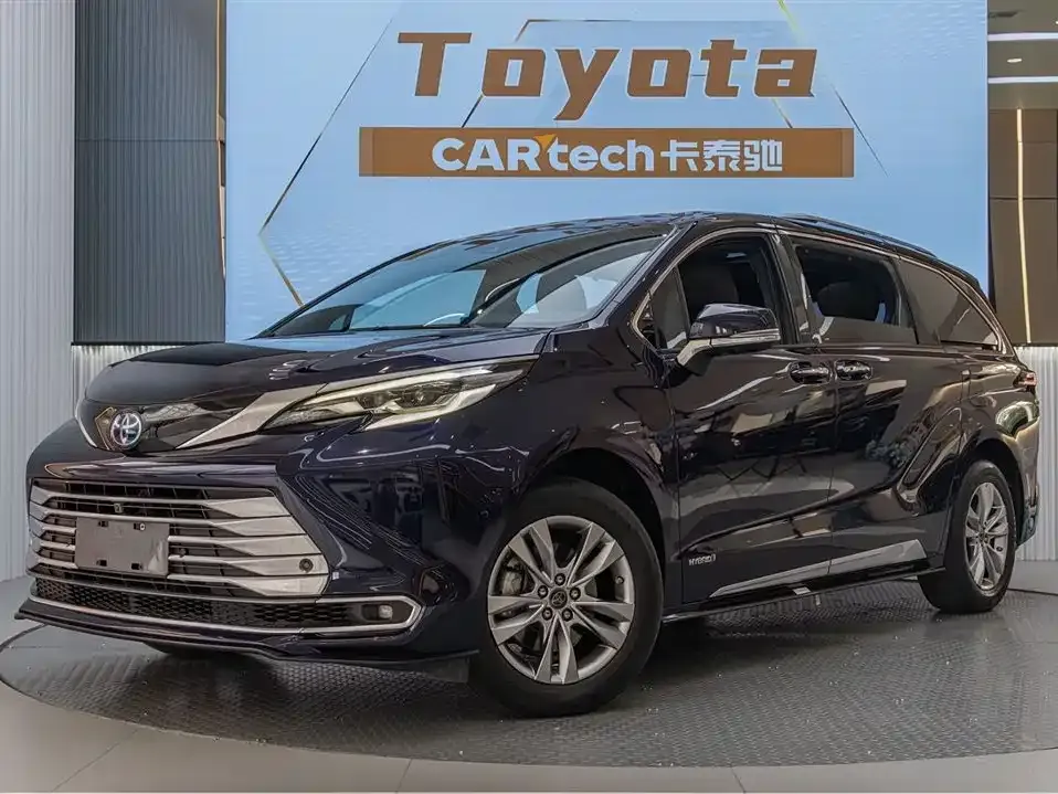 Toyota Sienna — фото 5