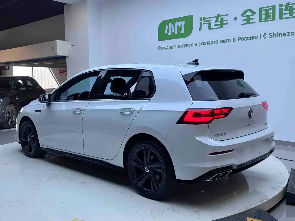 Volkswagen Golf 2023 из CN, фото 7