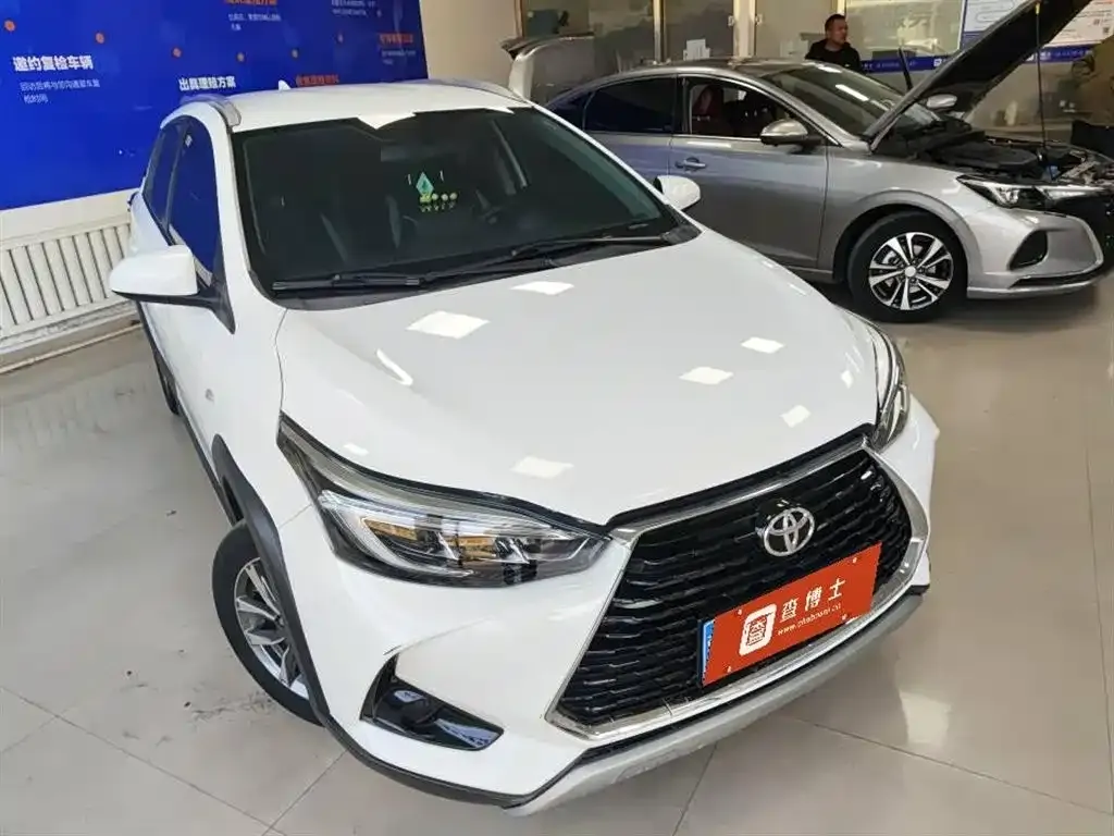 Toyota Yaris L — фото 9