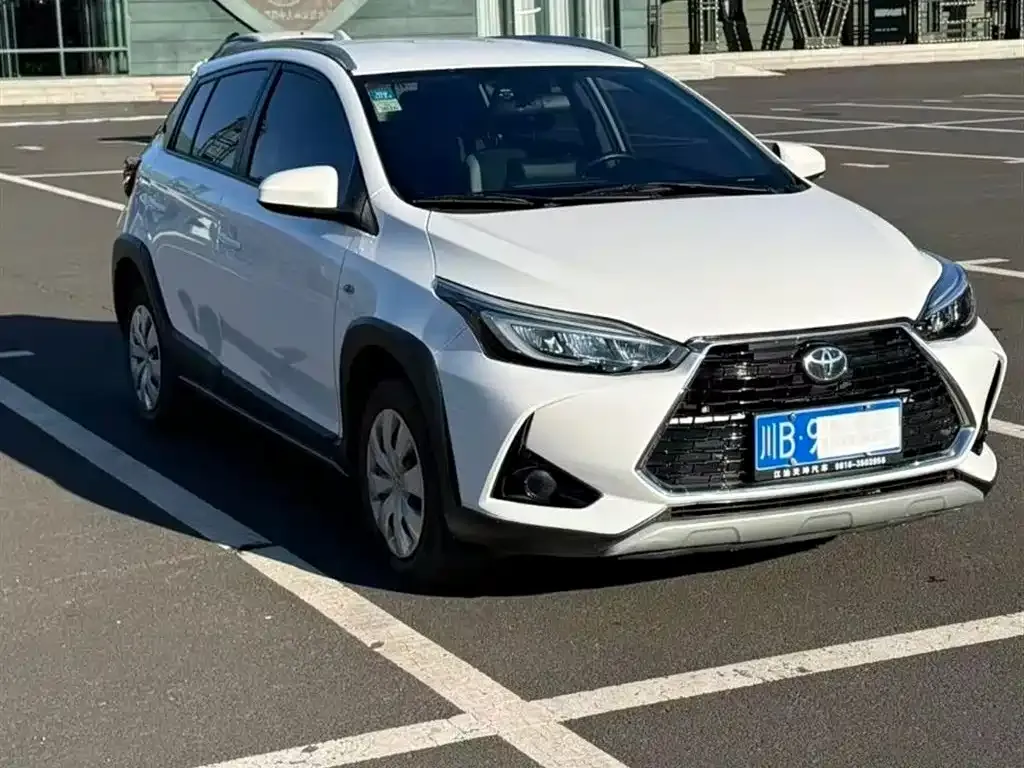 Toyota Yaris L — фото 7