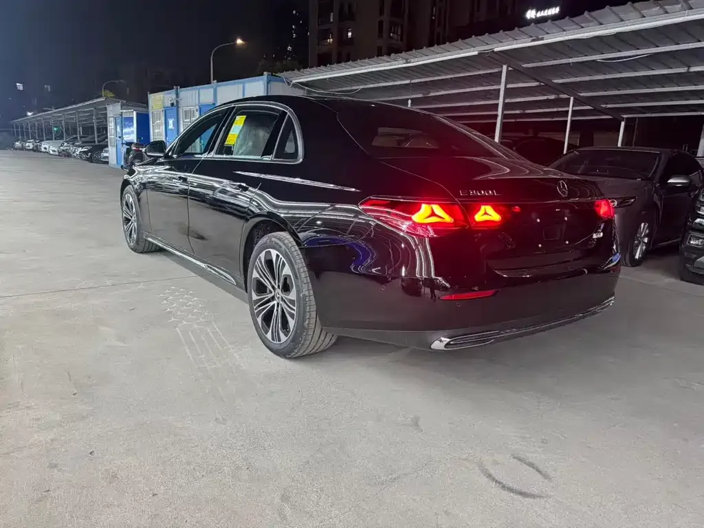 Mercedes-Benz E-Class — фото 5