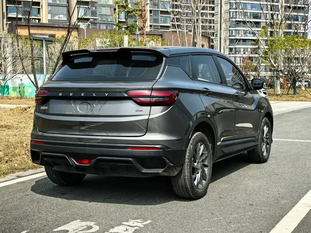 Geely Binyue — фото 10