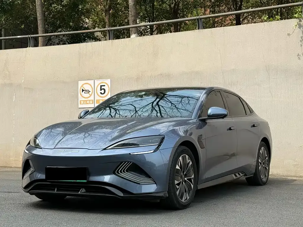 BYD Seal — фото 1