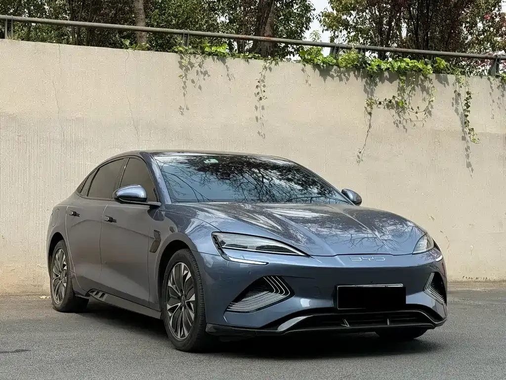 BYD Seal — фото 3