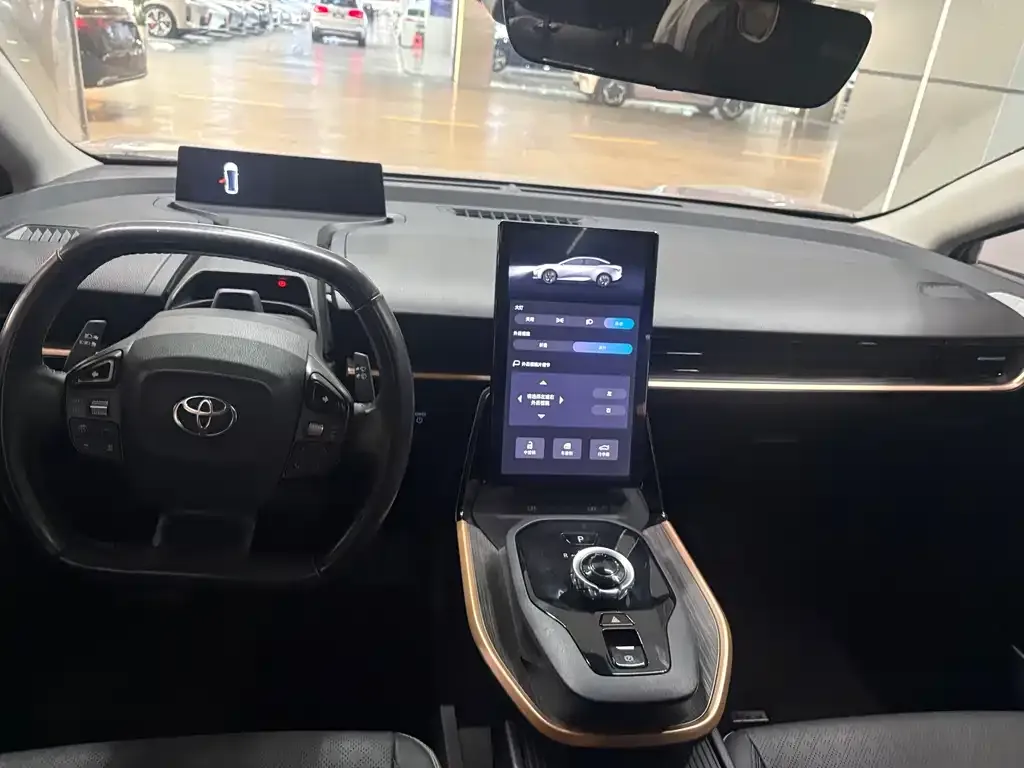 Toyota bZ3 2023 из CN, фото 3