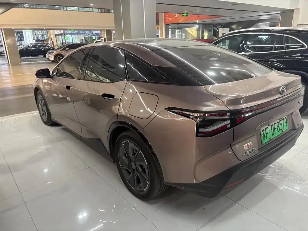 Toyota bZ3 2023 из CN, фото 6