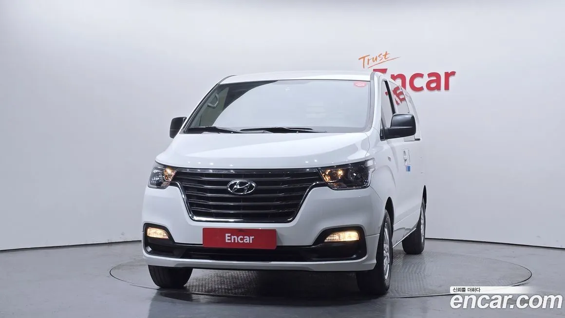 Hyundai Starex — фото 3