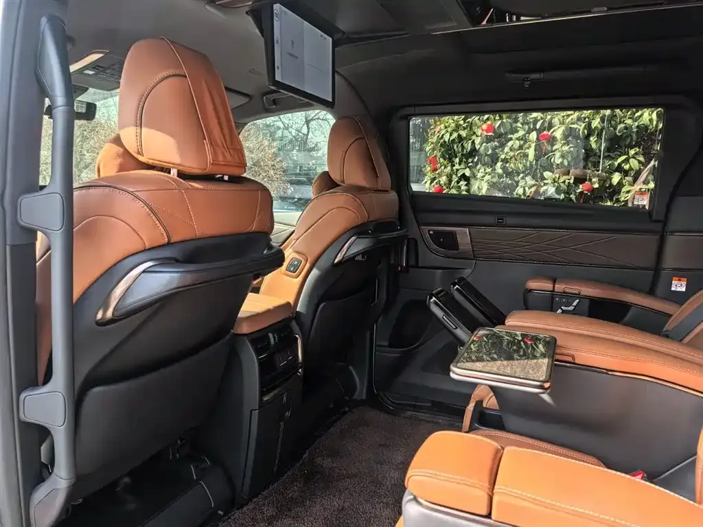 Toyota Vellfire 2025 из CN, фото 4