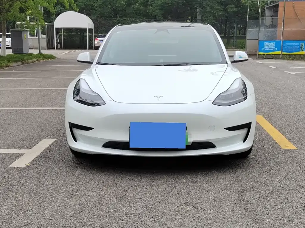 Tesla Model 3 — фото 4