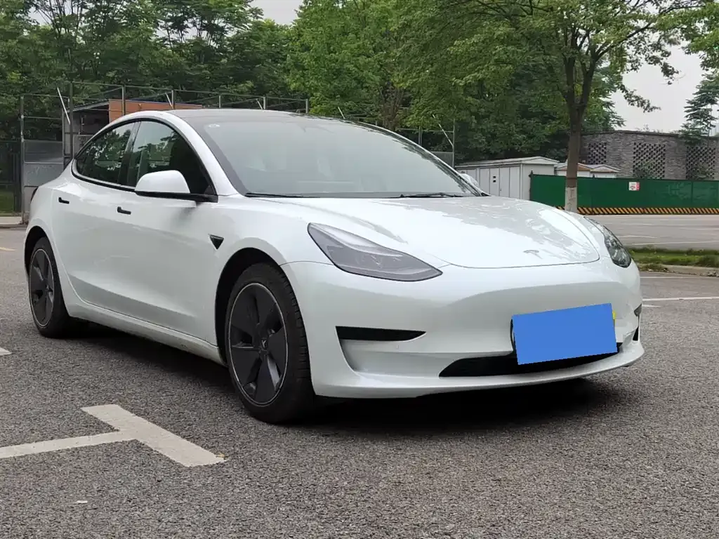 Tesla Model 3 — фото 6