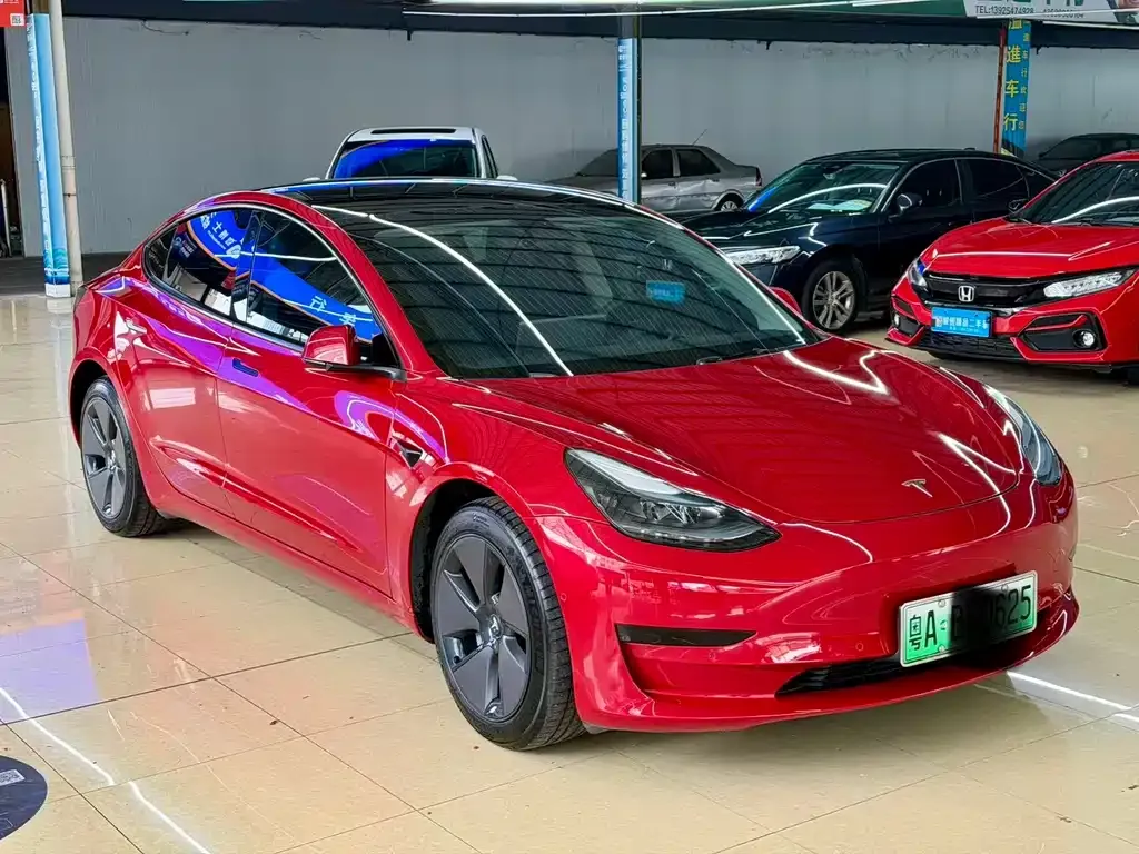 Tesla Model 3 — фото 8