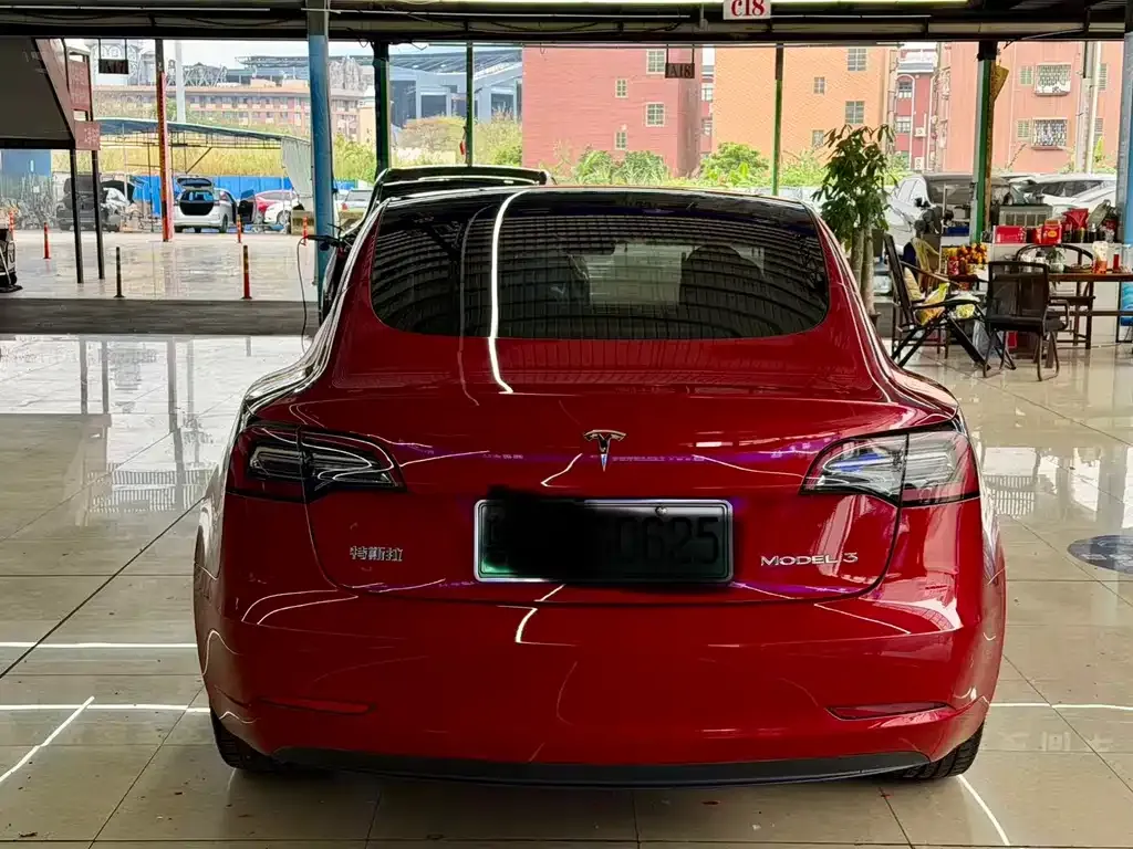 Tesla Model 3 — фото 2