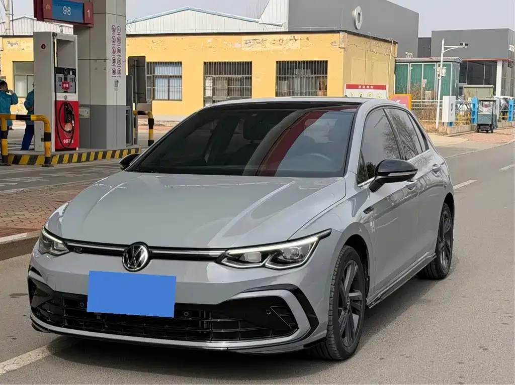 Volkswagen Golf 2023 из CN, фото 1