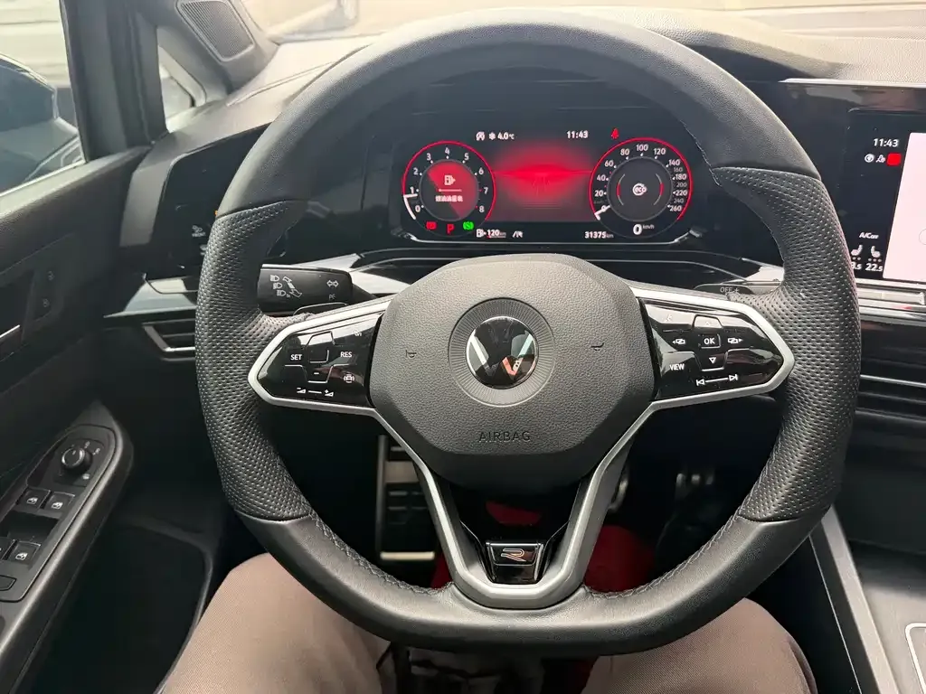 Volkswagen Golf 2023 из CN, фото 9