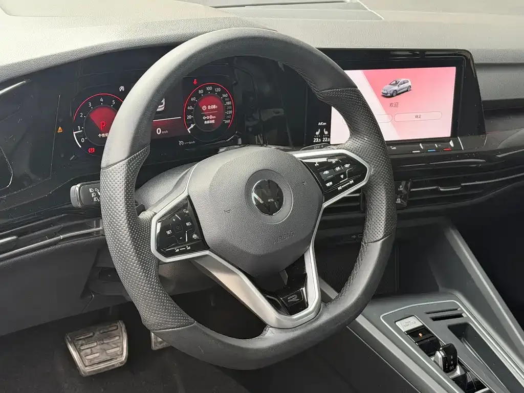 Volkswagen Golf 2023 из CN, фото 4